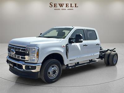 2025 Ford F-350 Crew Cab DRW 4x4 Cab Chassis for sale #1577564 - photo 1