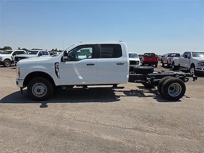 2025 Ford F-350 Crew Cab DRW 4x4 Cab Chassis for sale #1578678 - photo 2