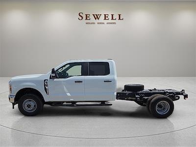 New 2025 Ford F-350 Crew Cab Cab Chassis for sale #1579332 - photo 2
