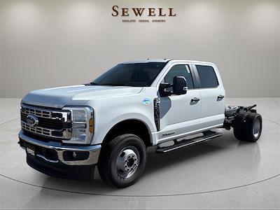 2025 Ford F-350 Crew Cab DRW 4x4 Cab Chassis for sale #1579534 - photo 1