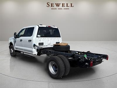 2025 Ford F-350 Crew Cab DRW 4x4 Cab Chassis for sale #1579534 - photo 2