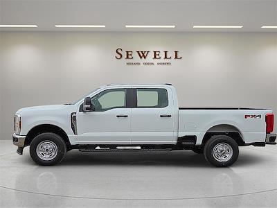 New 2025 Ford F-250 XL Crew Cab 4WD Pickup for sale #1586268 - photo 2