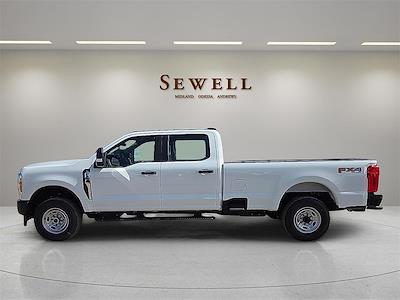 New 2025 Ford F-250 Lariat Crew Cab 4WD Pickup for sale #1586373 - photo 2