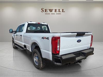 New 2025 Ford F-250 Lariat Crew Cab 4WD Pickup for sale #1586416 - photo 2