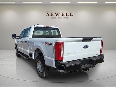 New 2025 Ford F-250 XL Crew Cab 4WD Pickup for sale #1587159 - photo 2