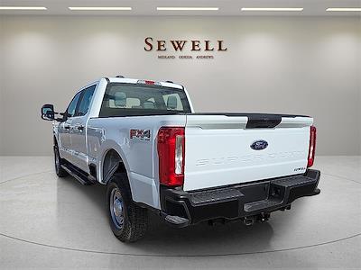 New 2025 Ford F-250 XL Crew Cab 4WD Pickup for sale #1587961 - photo 2