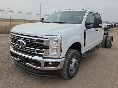 New 2026 Ford F-350 XL Crew Cab 4WD Cab Chassis for sale #1609530 - photo 1