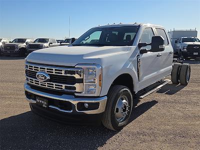 2026 Ford F-350 Crew Cab DRW 4WD Cab Chassis for sale #1615311 - photo 1