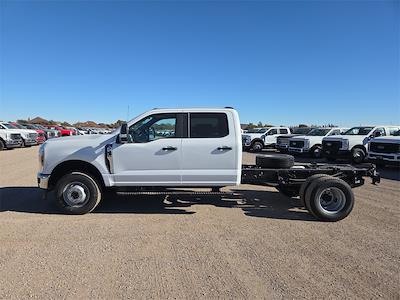 2026 Ford F-350 Crew Cab DRW 4WD Cab Chassis for sale #1624504 - photo 2