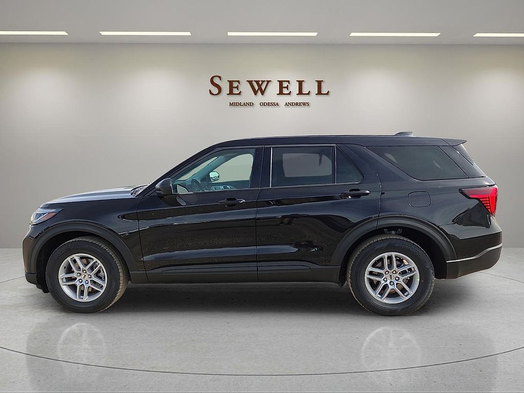 New 2026 Ford Explorer - photo 2