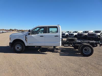 2026 Ford F-350 Crew Cab DRW 4WD Cab Chassis for sale #1661017 - photo 2