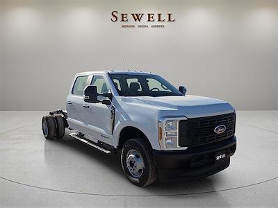 2026 Ford F-350 Crew Cab DRW 4WD Cab Chassis for sale #1663883 - photo 1