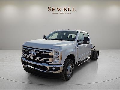 2026 Ford F-350 Crew Cab DRW 4WD Cab Chassis for sale #1672073 - photo 1