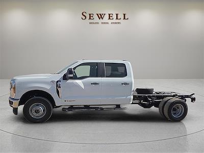 New 2026 Ford F-350 XL Crew Cab 4WD DRW Pickup for sale #1685293 - photo 2