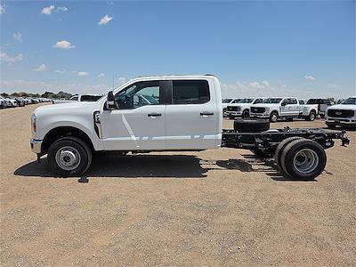 2025 Ford F-350 Crew Cab DRW 4x4 Cab Chassis for sale #506196 - photo 2