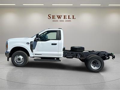 2025 Ford F-350 Regular Cab DRW 4x4 Cab Chassis for sale #506742 - photo 2