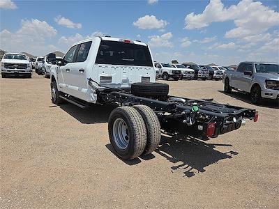 2025 Ford F-350 Crew Cab DRW 4x4 Cab Chassis for sale #515361 - photo 2