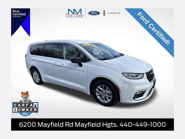 Used 2024 Chrysler Pacifica - photo 1