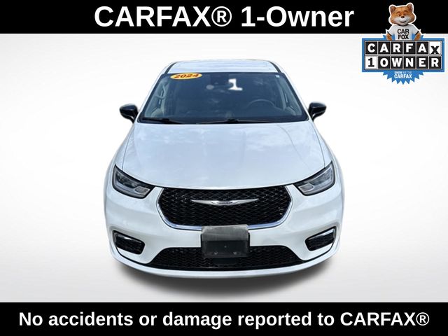 Used 2024 Chrysler Pacifica - photo 2