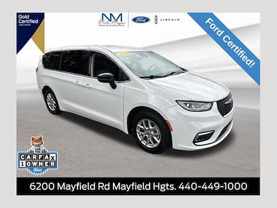 Used 2024 Chrysler Pacifica - photo 1