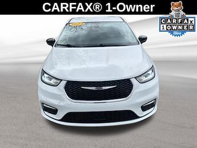 Used 2024 Chrysler Pacifica - photo 1
