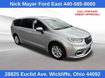 Used 2023 Chrysler Pacifica - photo 1