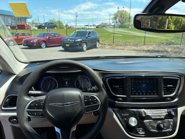 Used 2018 Chrysler Pacifica - photo 15