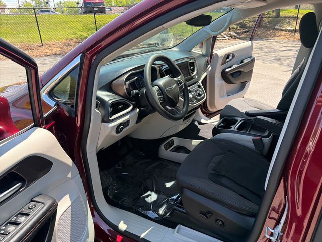 Used 2018 Chrysler Pacifica - photo 17
