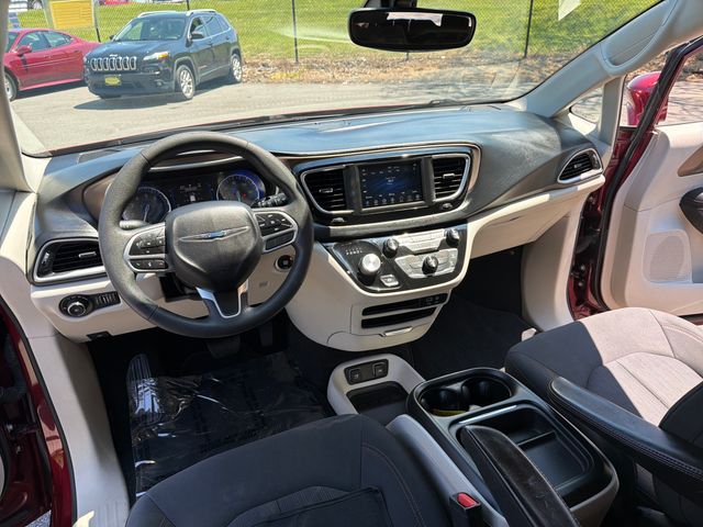 Used 2018 Chrysler Pacifica - photo 19