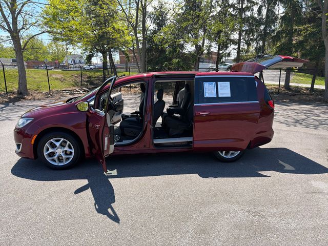 Used 2018 Chrysler Pacifica - photo 23