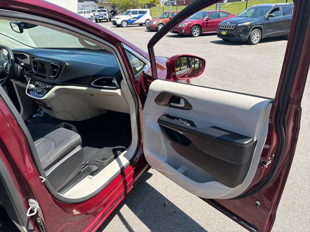 Used 2018 Chrysler Pacifica - photo 27
