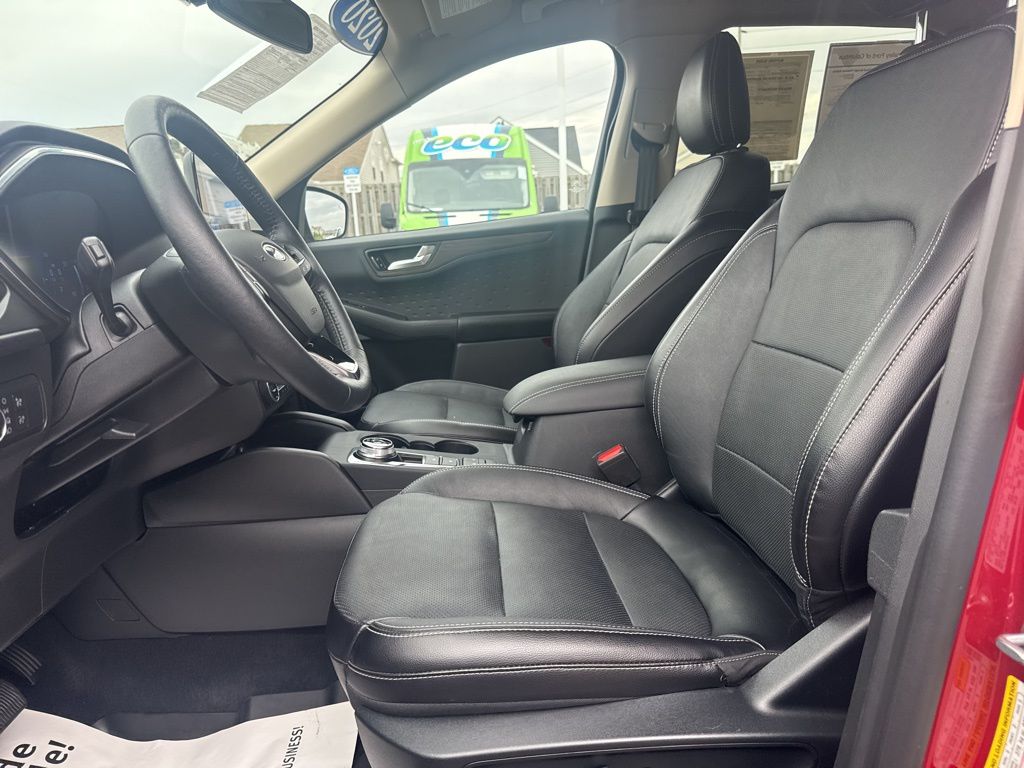 Used 2020 Ford Escape - photo 6