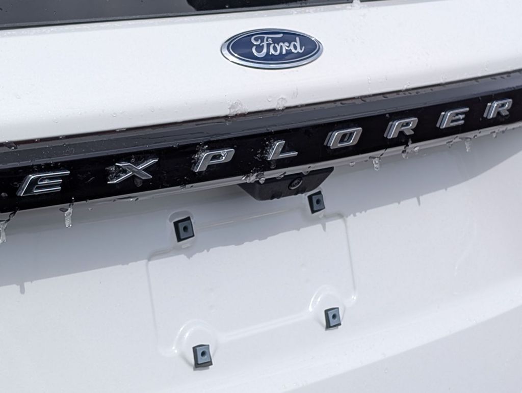 New 2025 Ford Explorer - photo 17