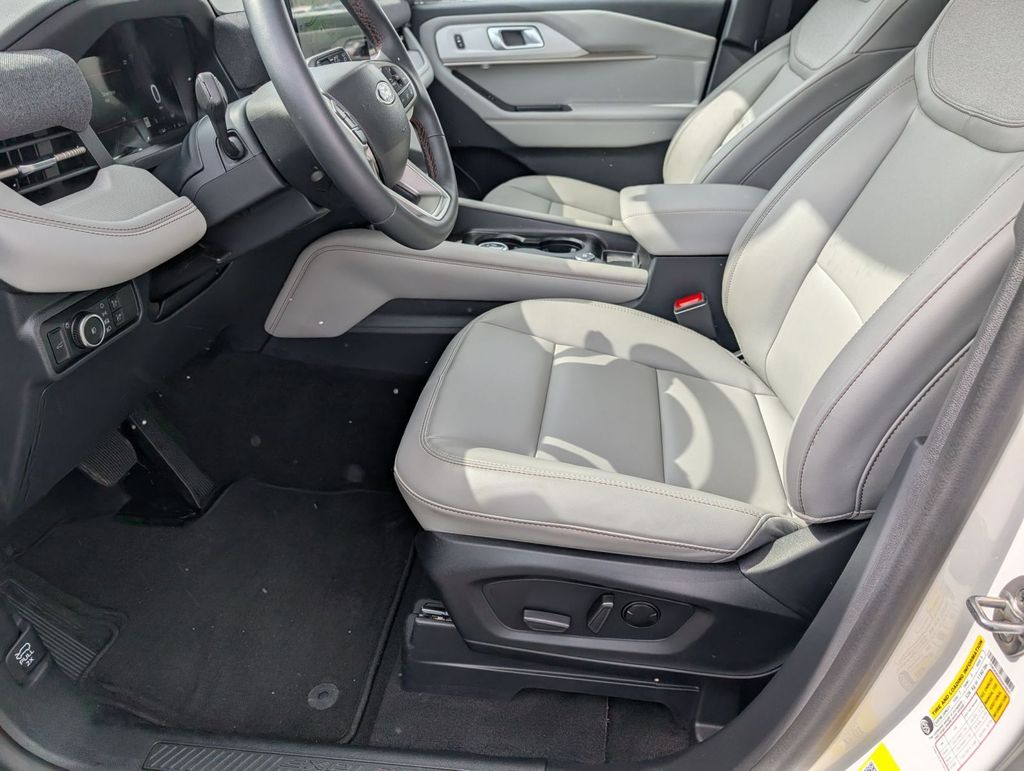 New 2025 Ford Explorer - photo 26