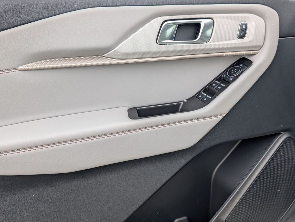 New 2025 Ford Explorer - photo 28