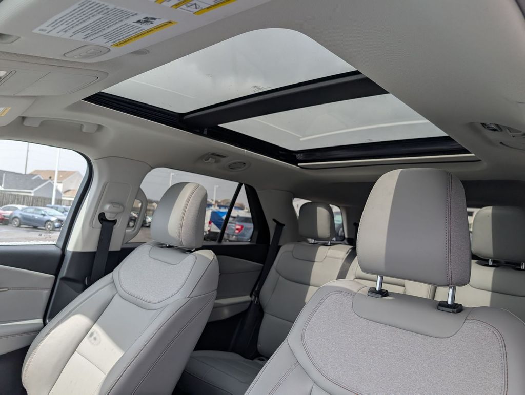 New 2025 Ford Explorer - photo 8