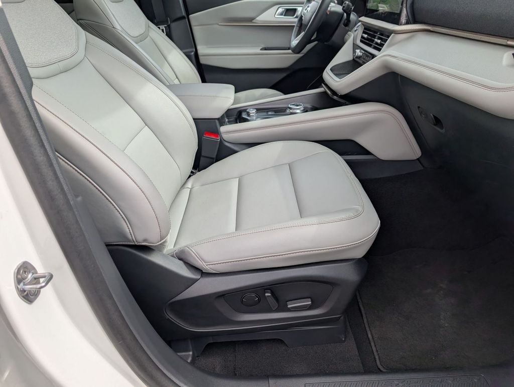 New 2025 Ford Explorer - photo 54
