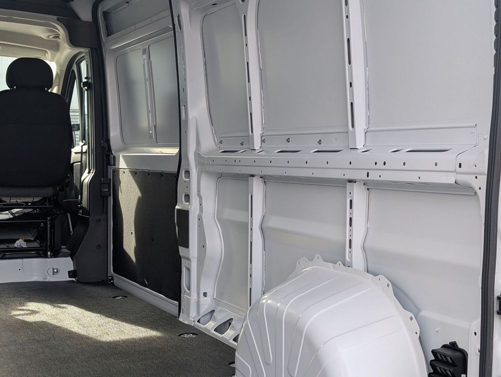 Used 2024 Ram ProMaster 2500 - photo 17