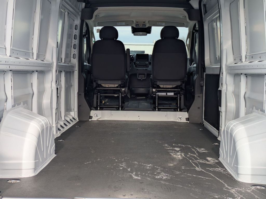 Used 2024 Ram ProMaster 2500 - photo 2