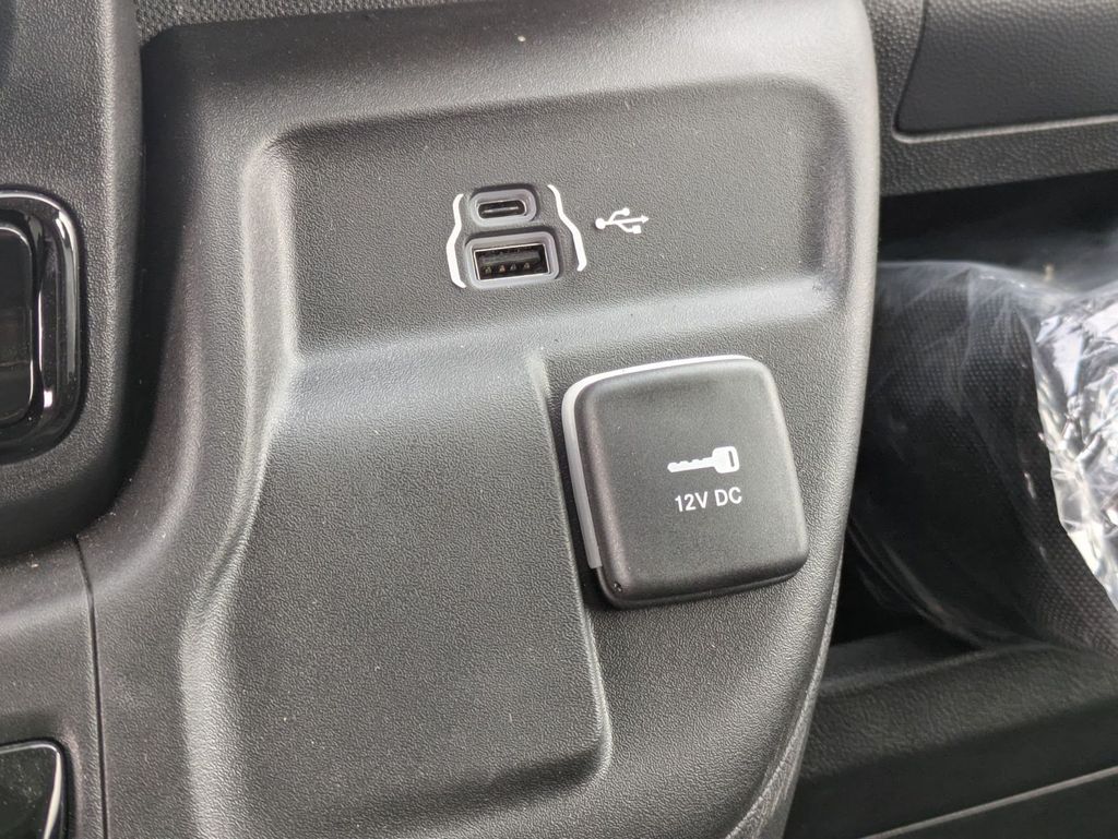 Used 2024 Ram ProMaster 2500 - photo 29