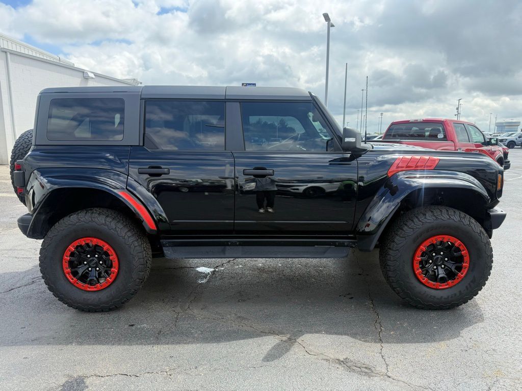 New 2025 Ford Bronco - photo 2