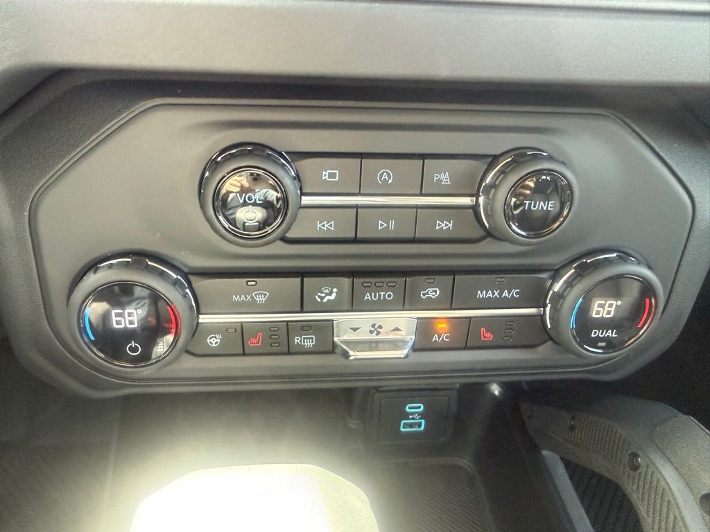 New 2025 Ford Bronco - photo 27
