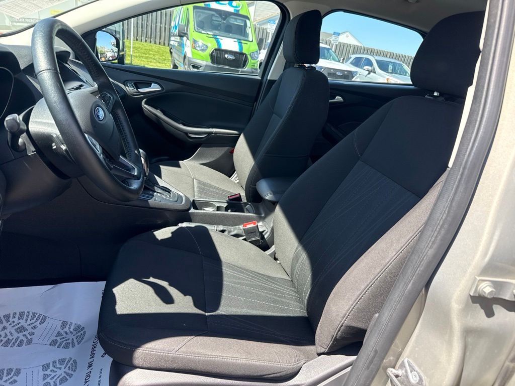 Used 2015 Ford Focus - photo 2