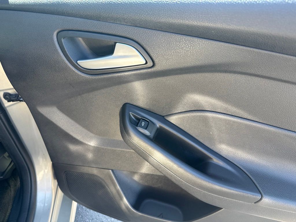 Used 2015 Ford Focus - photo 7
