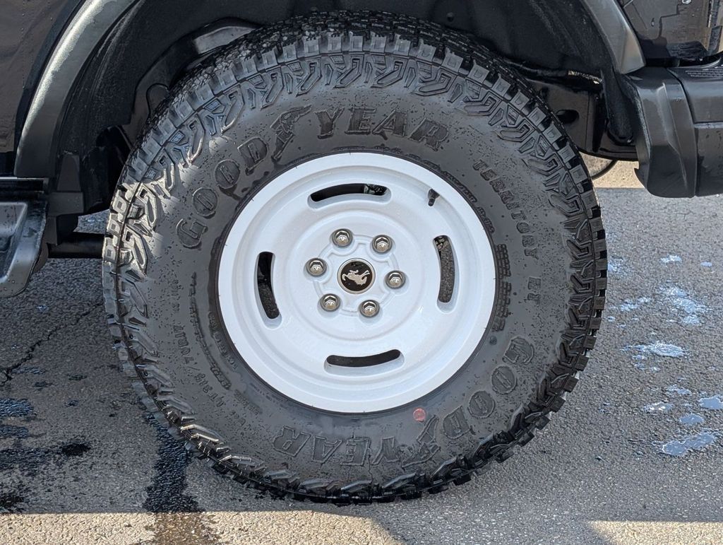 New 2025 Ford Bronco - photo 17