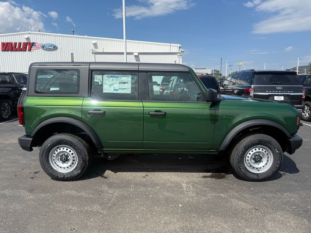 New 2025 Ford Bronco - photo 2