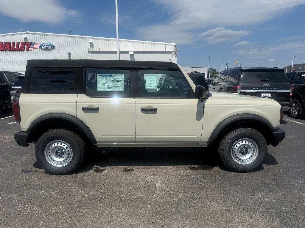 New 2025 Ford Bronco - photo 2