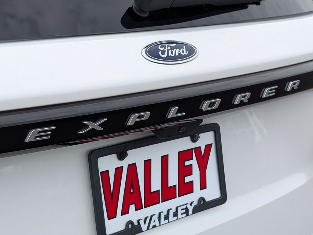 New 2025 Ford Explorer - photo 15