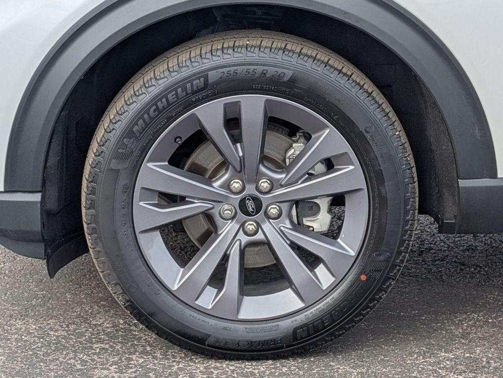 New 2025 Ford Explorer - photo 17