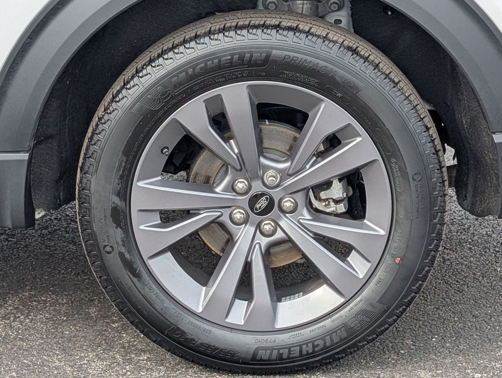 New 2025 Ford Explorer - photo 18